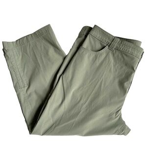 Eddie Bauer Rainier Capri Crop Pants Cargo Zippered Pocket Green UPF 50"+ Sz 14